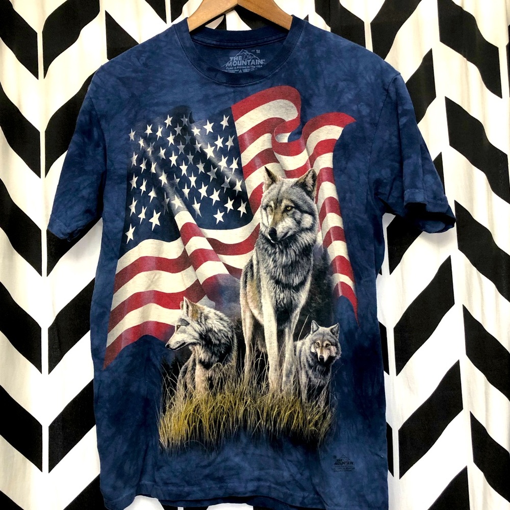 Wolves and American Flag Tshirt